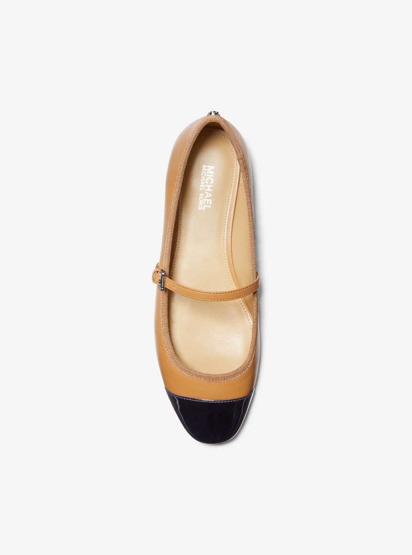 Michael Kors Mae Leather Ballet Flat Flache Schuhe Damen Pale Peanut | TDOSHB546
