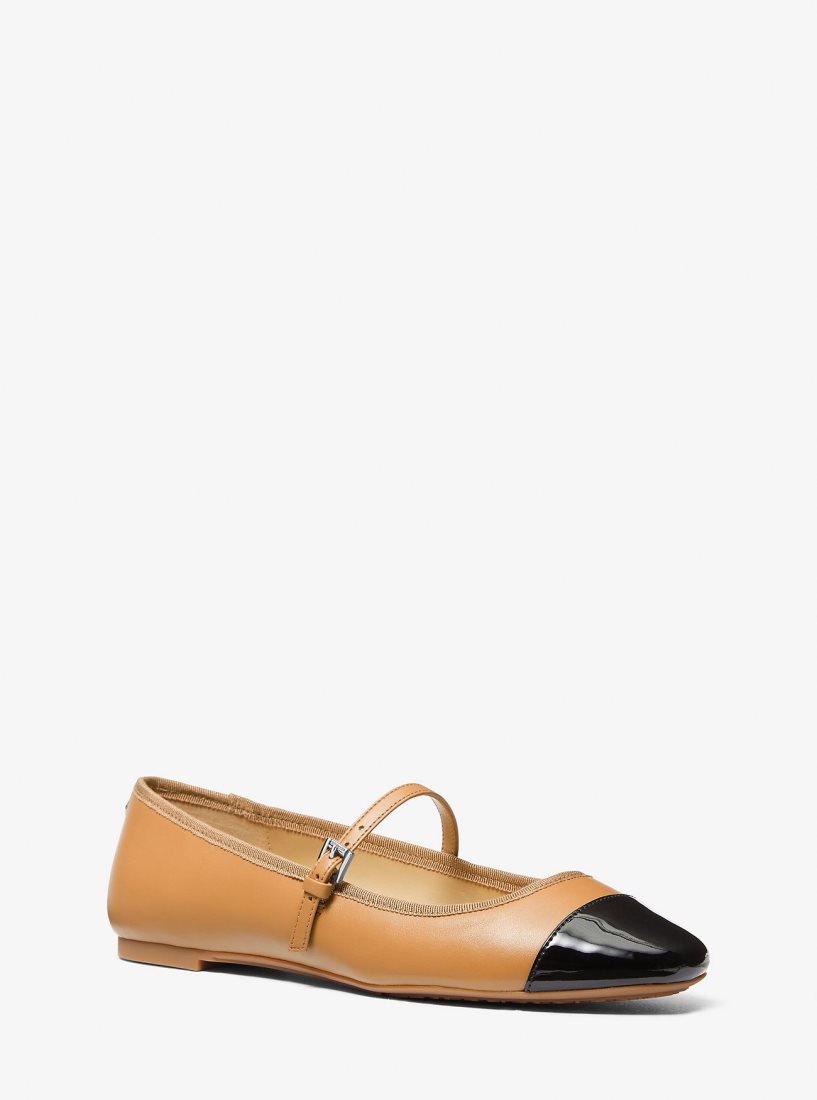 Michael Kors Mae Leather Ballet Flat Flache Schuhe Damen Pale Peanut | TDOSHB546