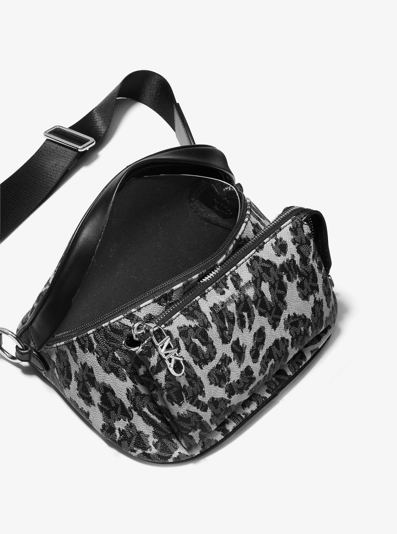 Michael Kors Slater Medium Leopard Logo Sling Pack Rucksäcke Damen Schwarz | HYLKVC681
