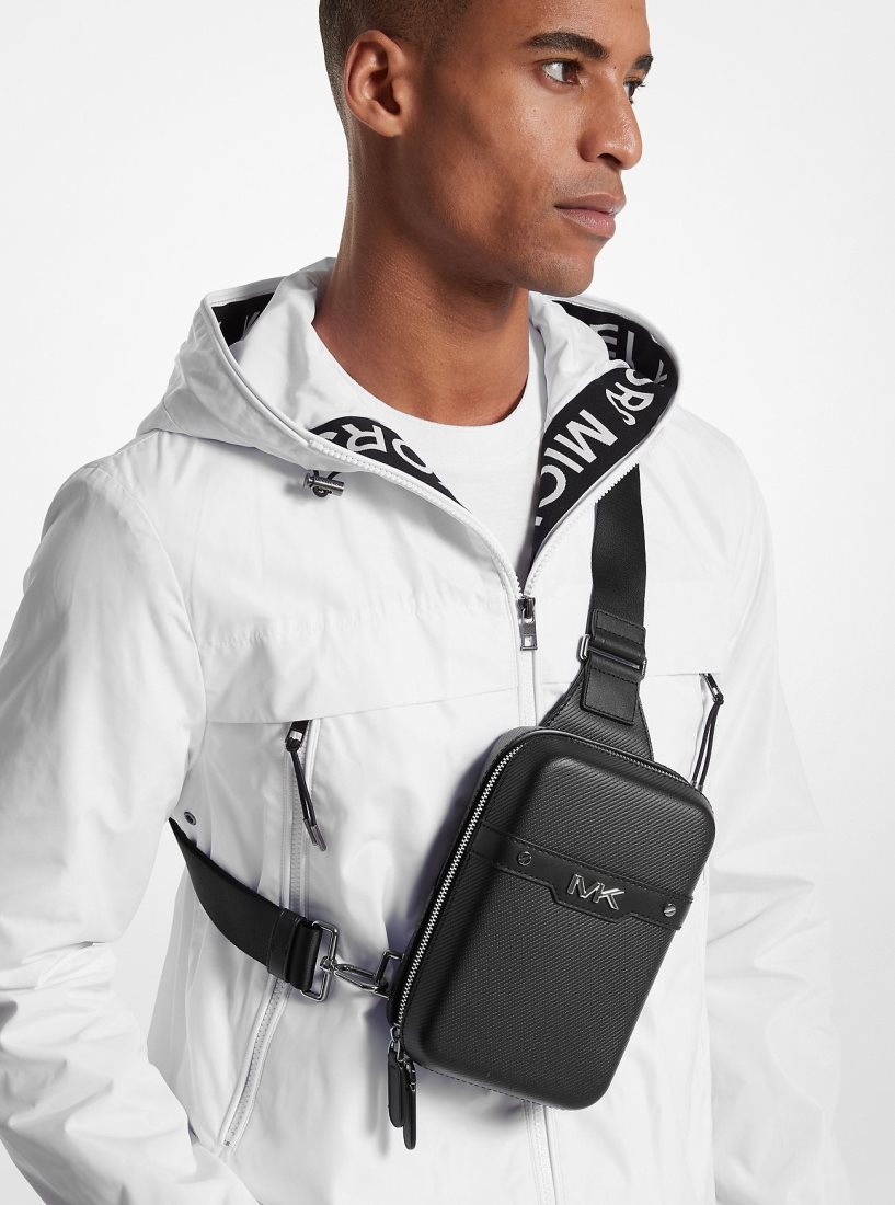 Michael Kors Varick Medium Textured Leather Sling Pack Umhängetasche Herren Schwarz | ELTWUJ927